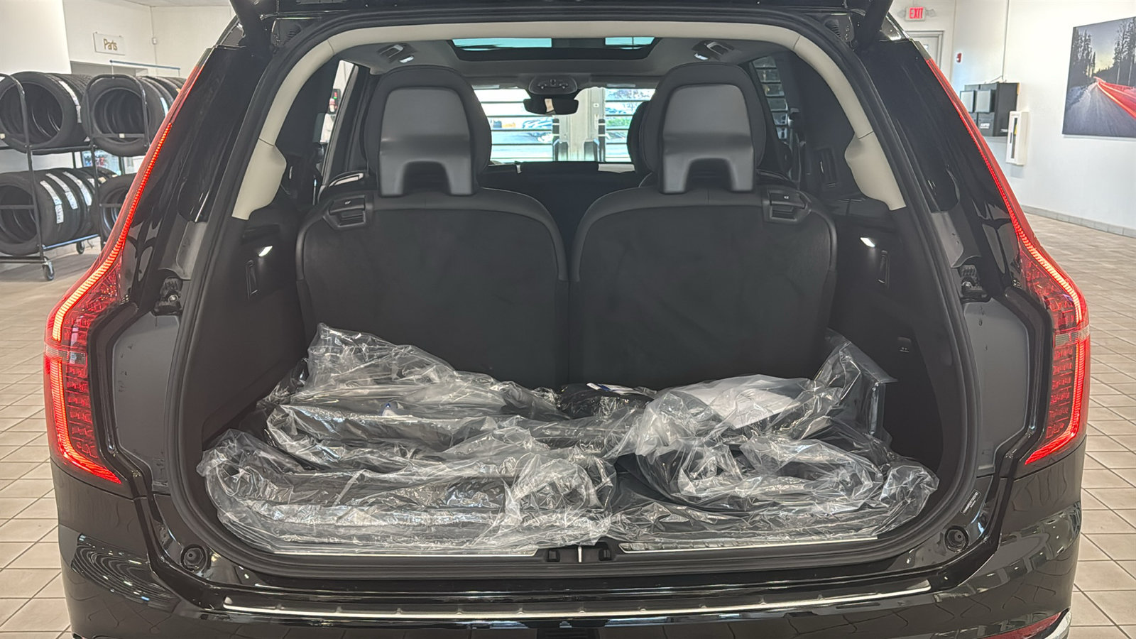 New 2026 Volvo XC90 T8 Plus w/ Protection Package Premier AWD/4WD image 30