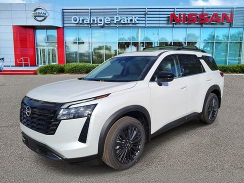 New 2026 Nissan Pathfinder SL w/ SL Premium Package image 4