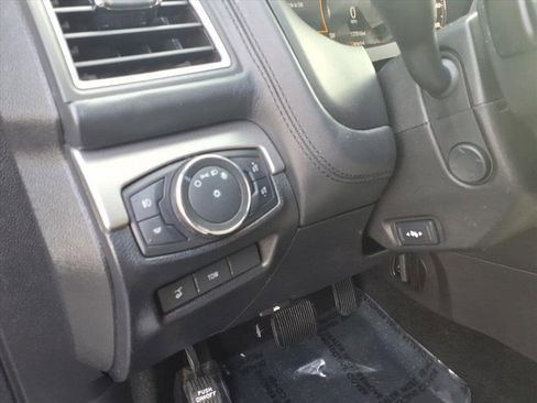 Used 2017 Ford Explorer Platinum image 20