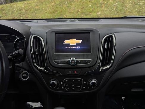 Used 2022 Chevrolet Equinox RS image 44