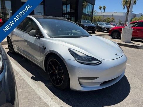 Used 2018 Tesla Model 3 Long Range RWD image 2