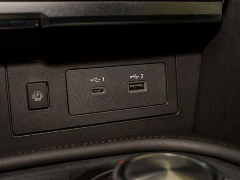 Used 2021 Nissan Armada SV w/ SV Appearance Package image 18