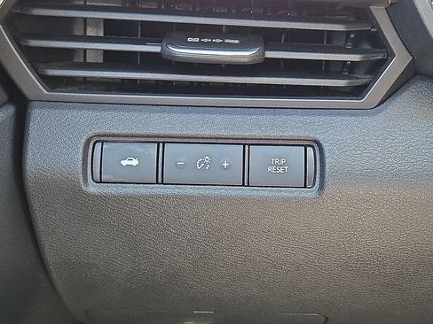 Used 2025 Nissan Altima 2.5 SV AWD/4WD image 25