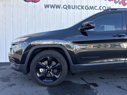 Used 2016 Jeep Cherokee Latitude w/ Comfort/Convenience Group image 4