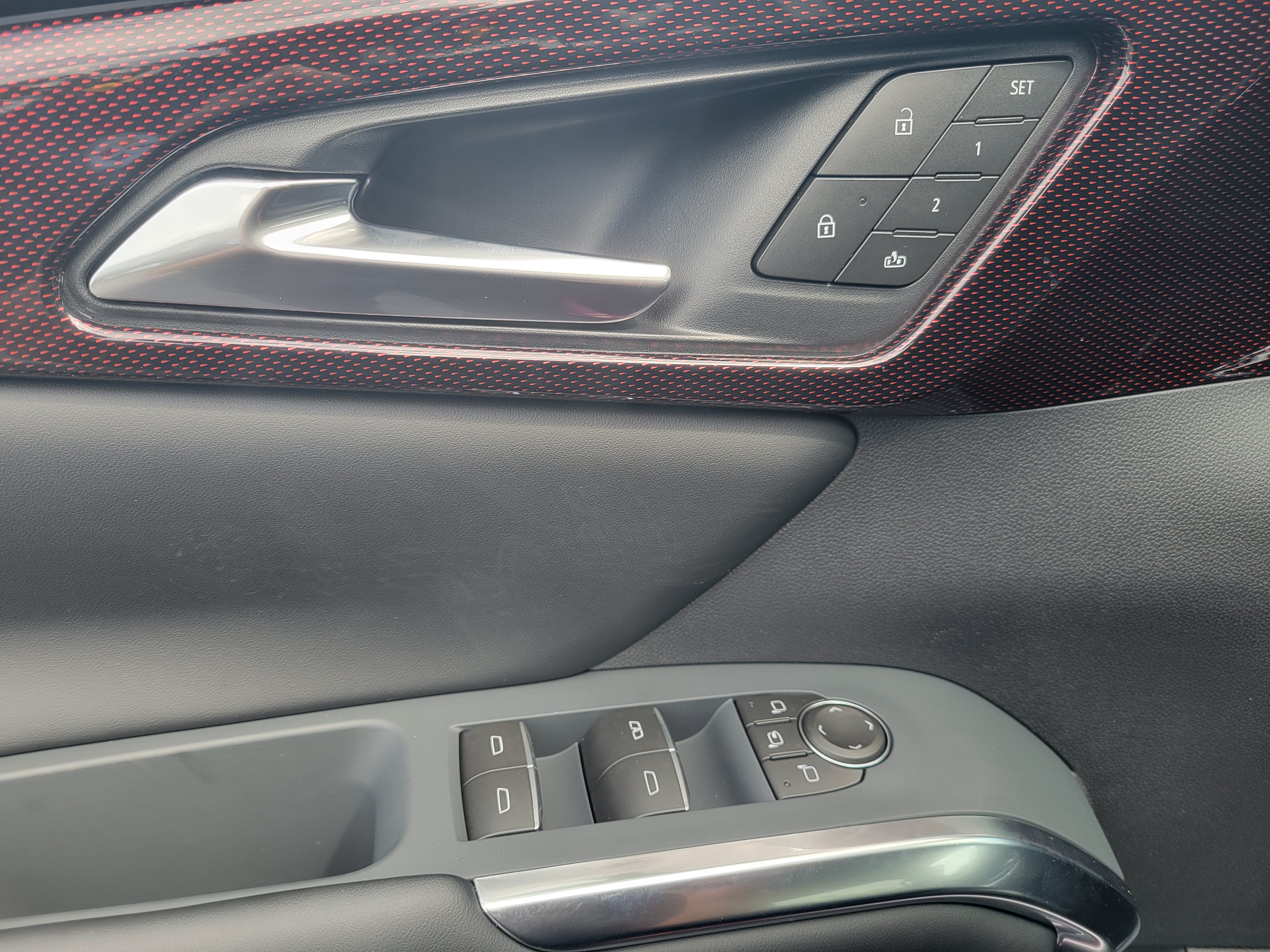 New 2027 Chevrolet Traverse RS w/ LPO, Floor Liner Package FWD image 24