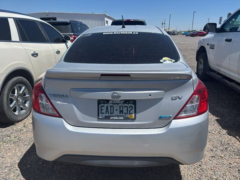 Used 2016 Nissan Versa SV FWD image 3