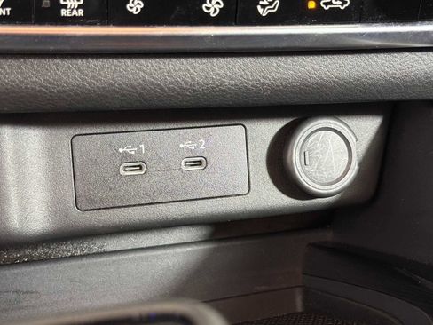 Used 2024 Nissan Rogue SV image 29