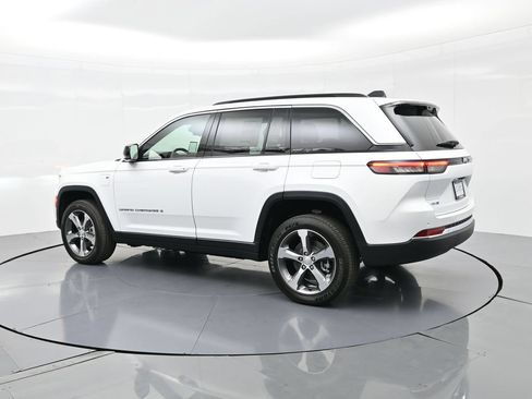 Used 2025 Jeep Grand Cherokee Limited 4xe w/ Luxury Tech Group II AWD/4WD image 9