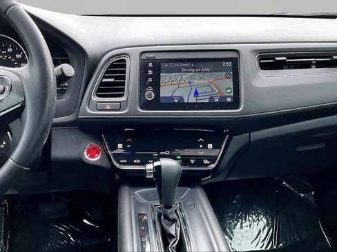 Used 2019 Honda HR-V Touring image 10