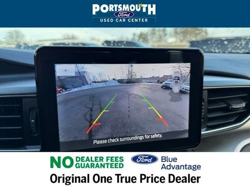 Used 2022 Ford Explorer XLT w/ Equipment Group 202A image 10
