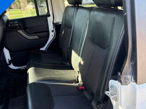 Used 2018 Jeep Wrangler Unlimited Sport AWD/4WD image 29