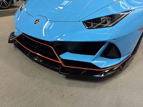 Used 2020 Lamborghini Huracan EVO image 12