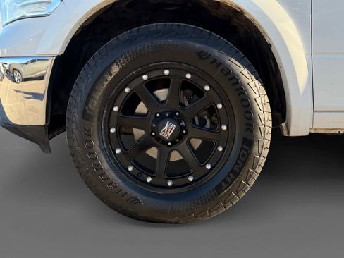 Used 2018 RAM 1500 Laramie w/ Convenience Group image 9