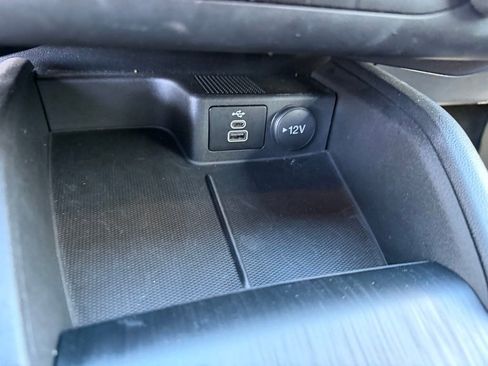 Used 2025 Ford Escape ST-Line image 25