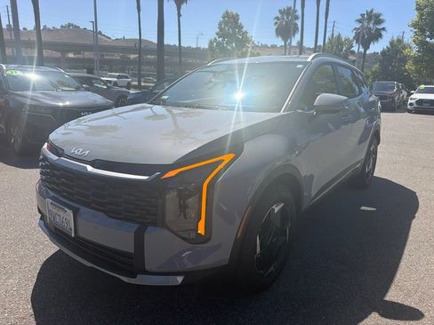 Certified 2026 Kia Sportage EX AWD/4WD image 1