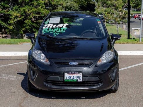 Used 2013 Ford Fiesta SE image 2