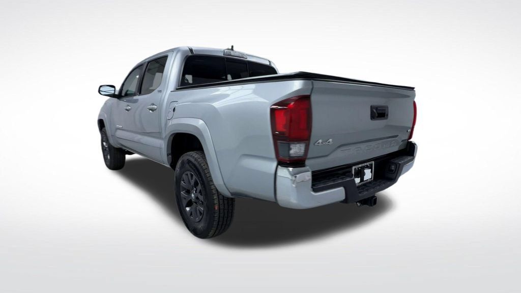 Used 2023 Toyota Tacoma SR5 AWD/4WD image 6