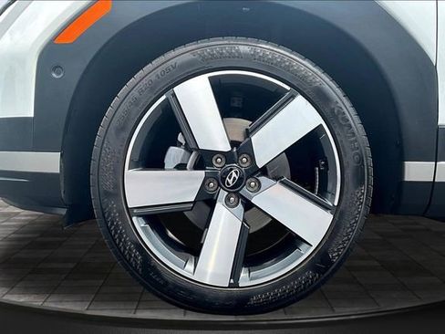 Used 2025 Hyundai Santa Fe Limited FWD image 33