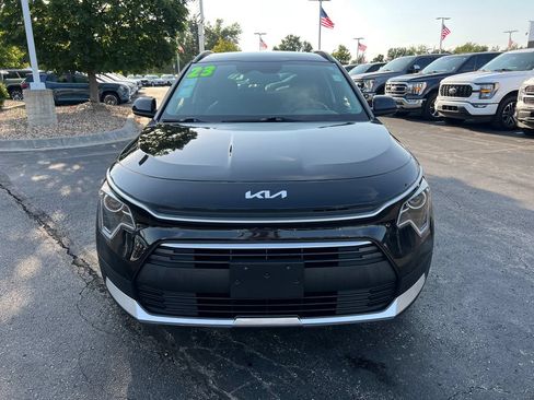 Used 2023 Kia Niro LX FWD image 3