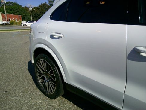 Used 2020 Porsche Cayenne image 21