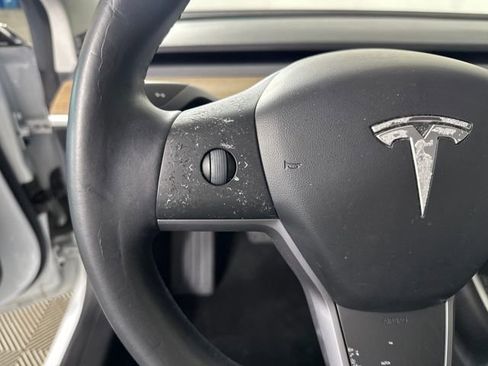 Used 2019 Tesla Model 3 Performance image 15