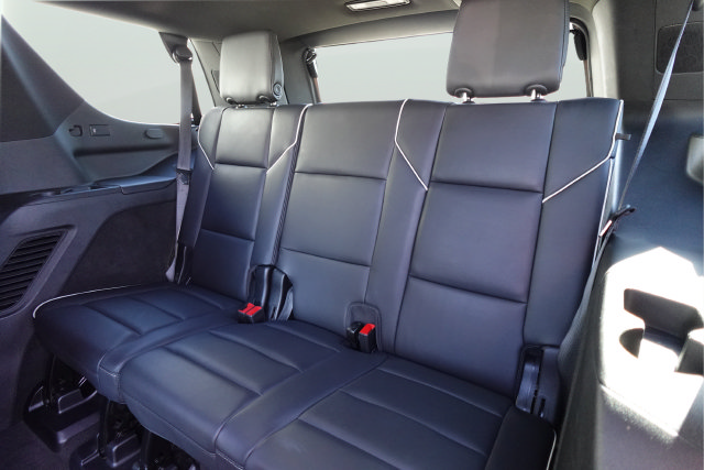 Used 2024 Cadillac Escalade Premium Luxury AWD/4WD image 19