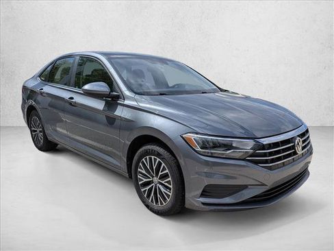 Used 2020 Volkswagen Jetta SE w/ SE Cold Weather Package FWD image 3