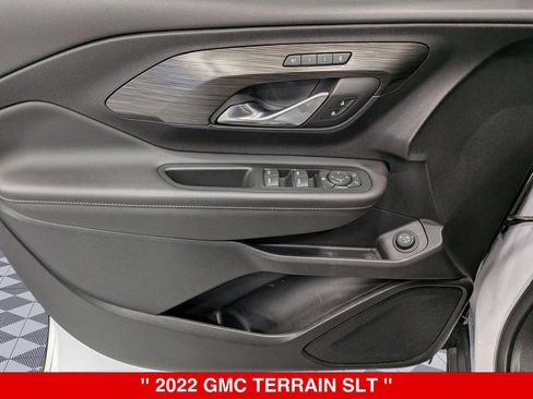 Used 2022 GMC Terrain SLT AWD/4WD image 13