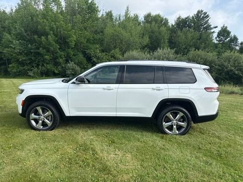 Used 2022 Jeep Grand Cherokee L Limited AWD/4WD image 2
