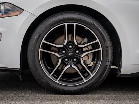 Used 2018 Ford Mustang Premium image 12