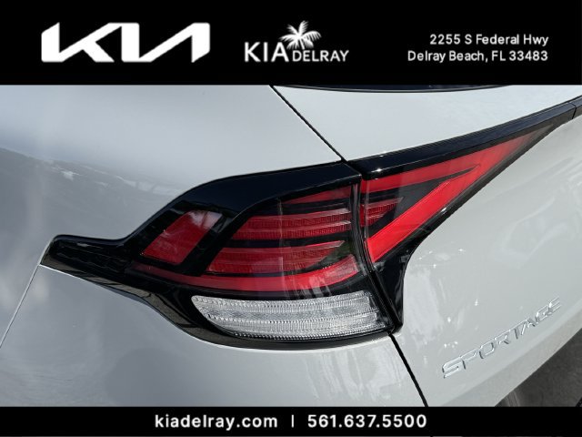 Certified 2025 Kia Sportage SX FWD image 7