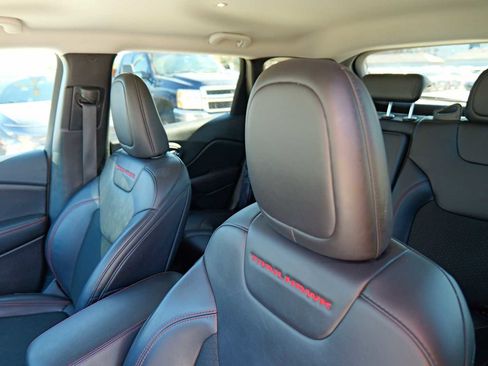 Used 2020 Jeep Cherokee Trailhawk w/ Cold Weather Group image 11