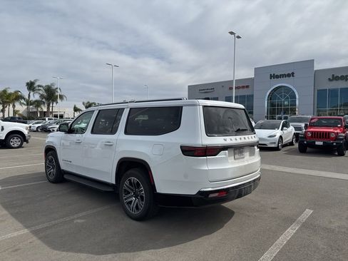 Used 2024 Jeep Wagoneer L Series II w/ Flexible Seating Group image 6