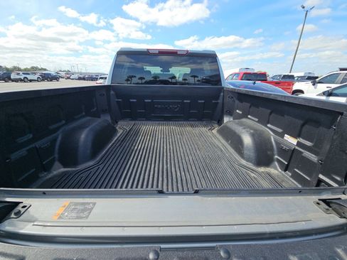 Used 2025 GMC Sierra 1500 SLT AWD/4WD image 13