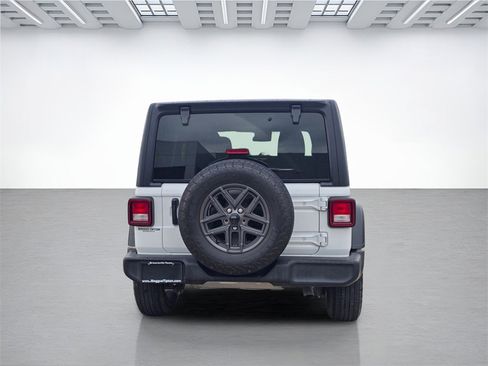 Used 2024 Jeep Wrangler Sport S image 4