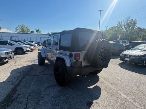 Used 2014 Jeep Wrangler Unlimited Rubicon w/ Dual Top Group AWD/4WD image 7