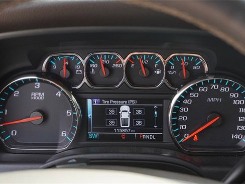 Used 2018 Chevrolet Silverado 1500 LT w/ Texas Edition image 29
