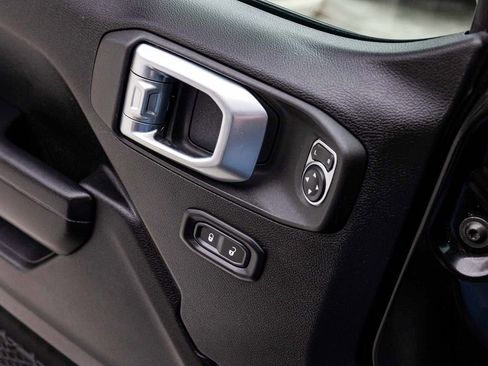 Used 2021 Jeep Wrangler Unlimited Sport image 12