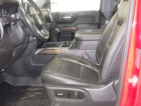 Used 2019 Chevrolet Silverado 1500 LT Trail Boss AWD/4WD image 8