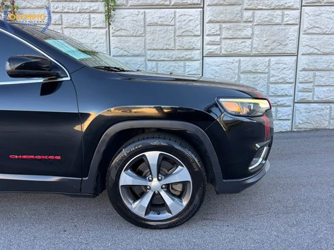 Used 2019 Jeep Cherokee Limited image 11