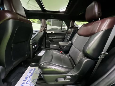 Used 2020 Ford Explorer Platinum w/ Premium Technology Package AWD/4WD image 27