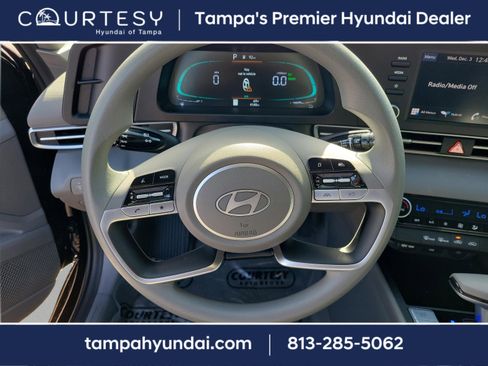 Certified 2025 Hyundai Elantra Blue image 15