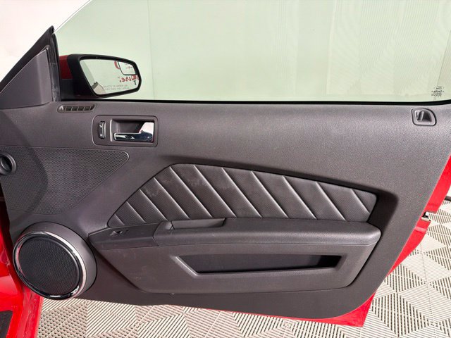 Used 2014 Ford Mustang Premium RWD image 33