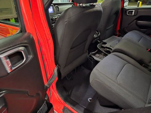 Used 2023 Jeep Gladiator Sport AWD/4WD image 34