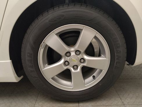 Used 2015 Chevrolet Cruze LT w/ Sun And Sound Package FWD image 31