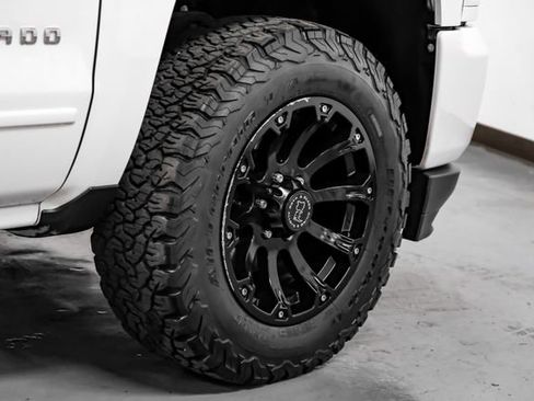 Used 2018 Chevrolet Silverado 1500 LT w/ All Star Edition image 59