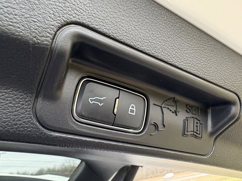 Used 2025 Ford Explorer ST-Line image 21