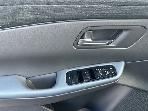 New 2026 Nissan Leaf SV+ w/ Floor Mat Package (SV+) image 12