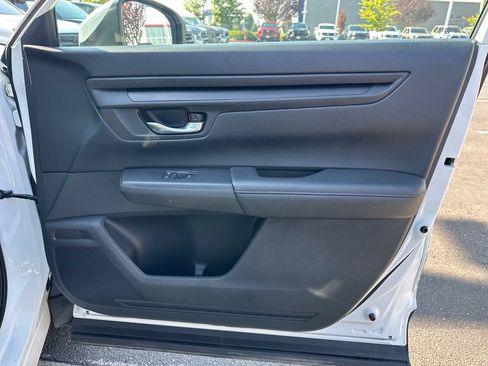 Used 2023 Honda CR-V LX image 16