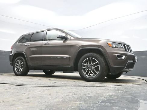 Used 2021 Jeep Grand Cherokee Limited w/ Trailer Tow Group IV image 23